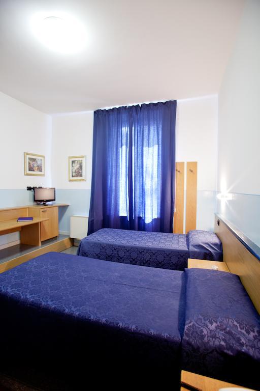 Master Hotel Castelvetro Piacentino Стая снимка