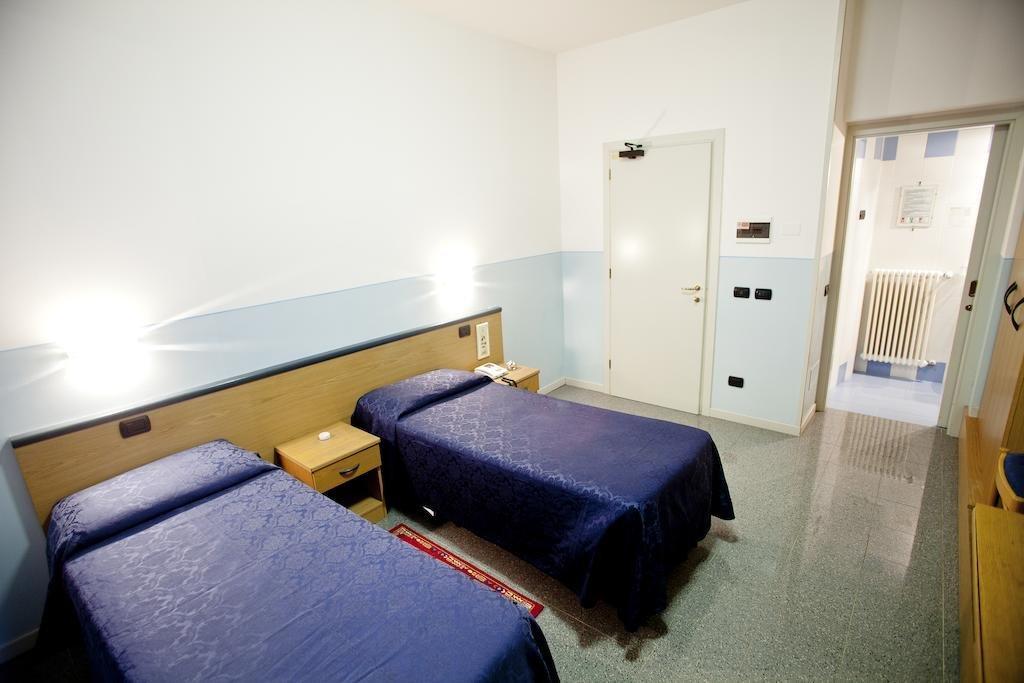 Master Hotel Castelvetro Piacentino Екстериор снимка